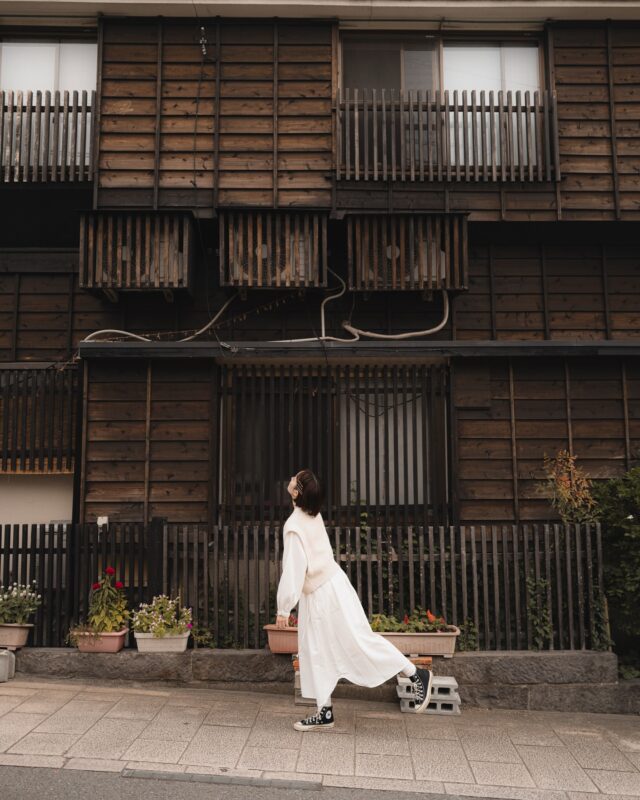 .
—————————  別府 鉄輪(かんなわ)  古き良き街並みと
湯けむりが立ち上る石畳の道。  塒からは徒歩でお散歩にも出掛けられます🕊️  —————————  #大分ホテル #別府ホテル #別府 #beppuhotelnegura #oita #beppu  #오이타여행 #벳푸호텔 #벳푸여행 #女子旅 #ねぐらいふ #negulife #別府ホテル塒 #벳푸호텔네구라 #鉄輪